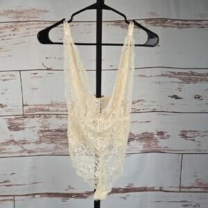 NWT Wolf & Whistle Ariana Lace Bodysuit Vanilla Size 6
